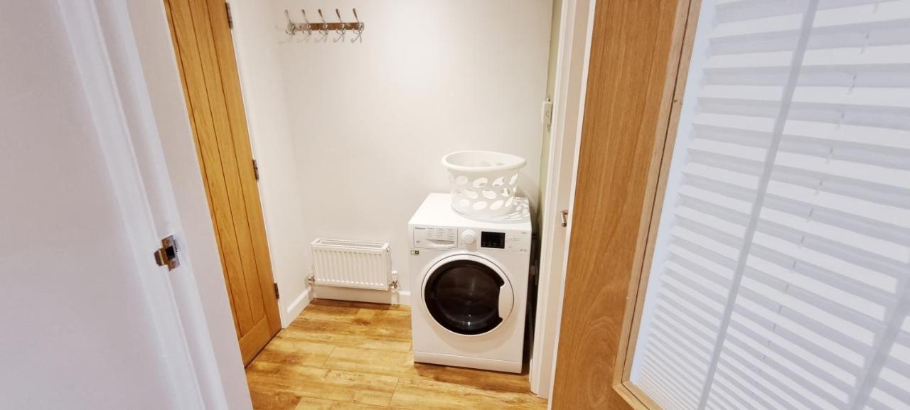 Marthys House With Hot Tub Looeヴィラ エクステリア 写真