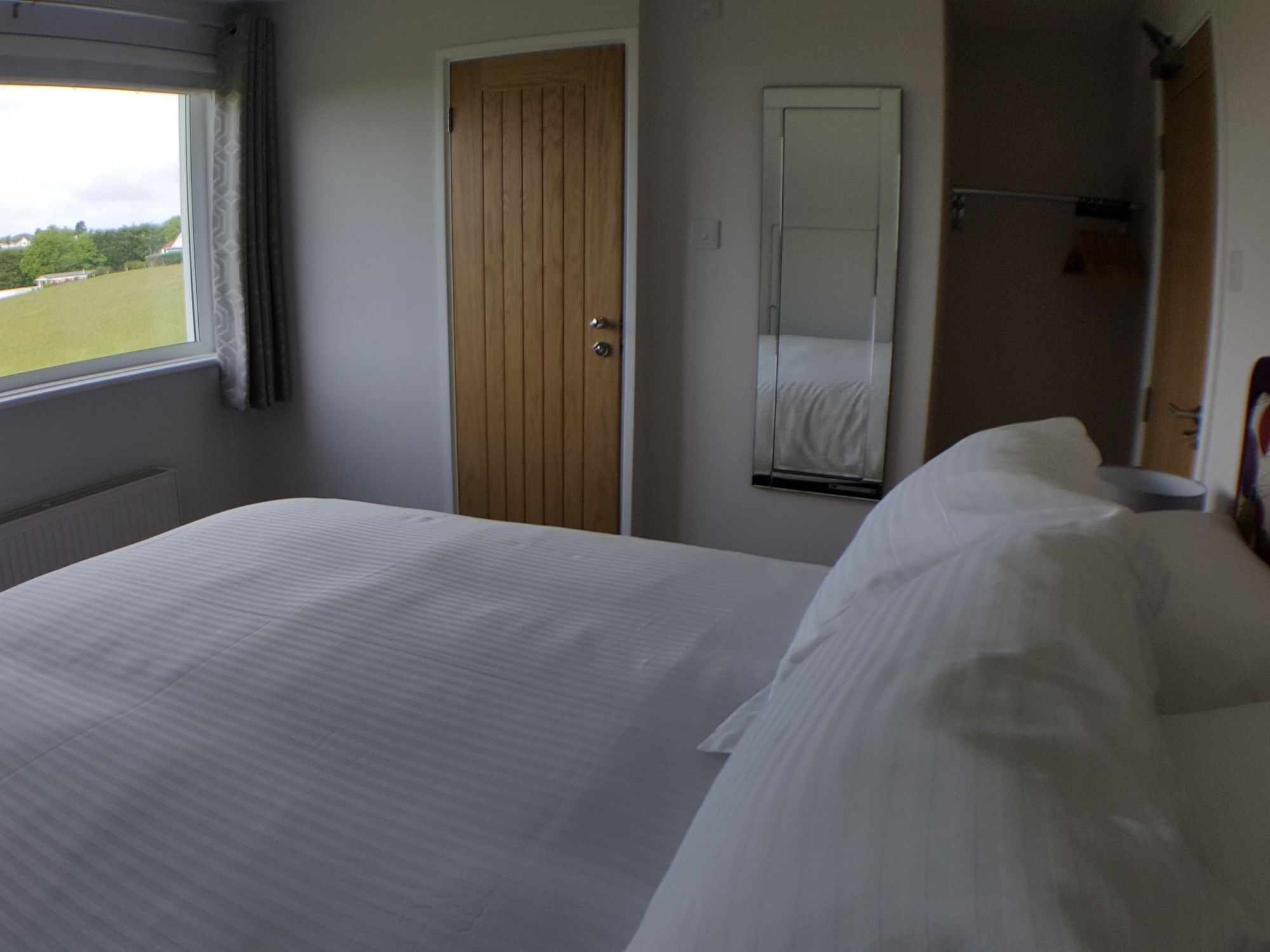Marthys House With Hot Tub Looeヴィラ エクステリア 写真