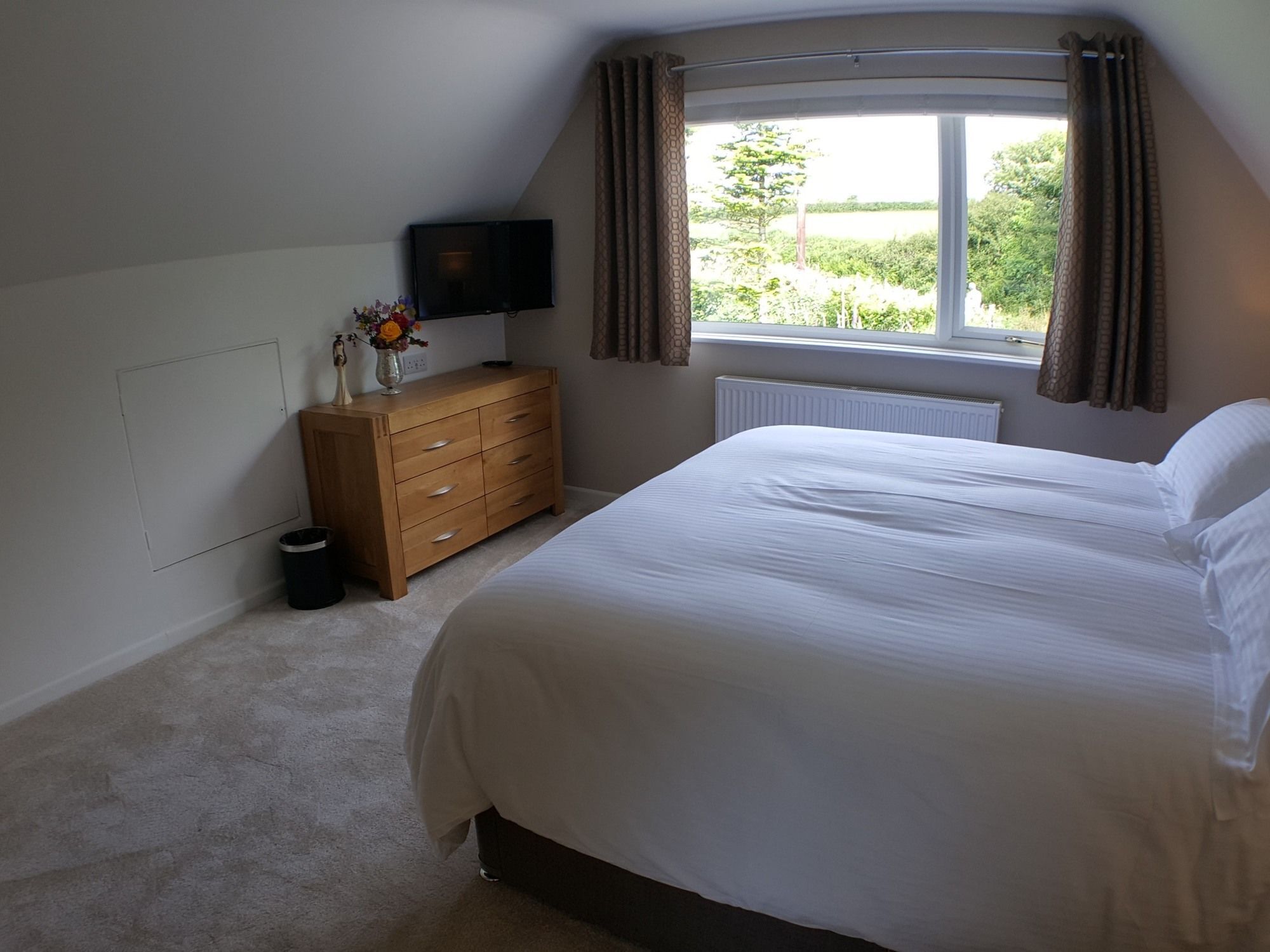 Marthys House With Hot Tub Looeヴィラ エクステリア 写真